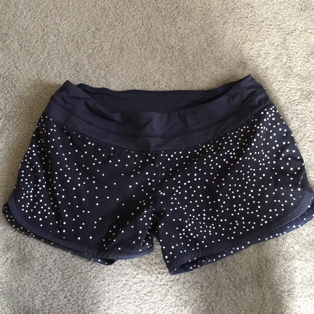 Lululemon Groovy Run shorts